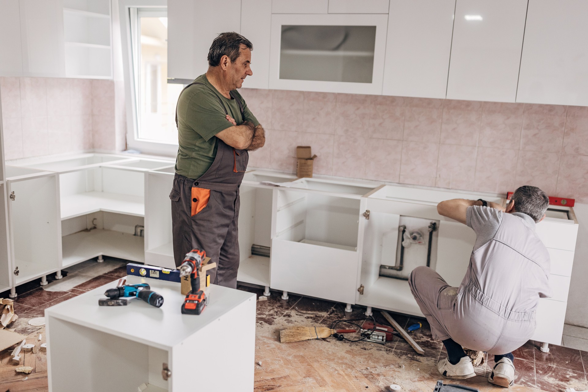 Installing a white kitchen